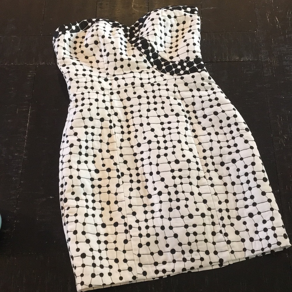 Retro style strapless dress